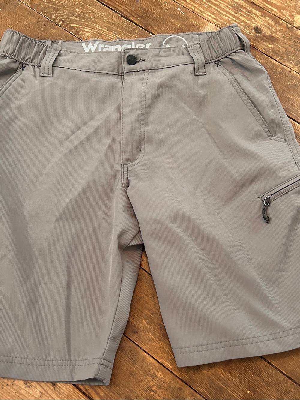 Wrangler Men's Light Gray Hybrid Performance Shorts STAIND